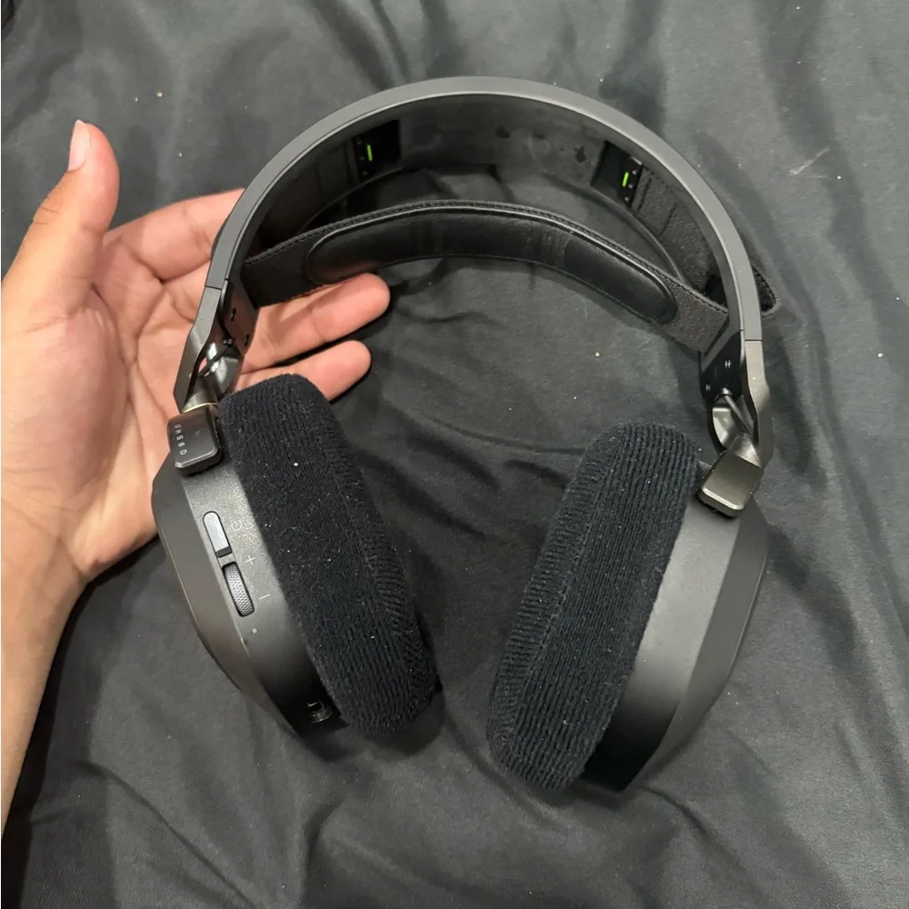Corsair HS80 MAX gaming headset